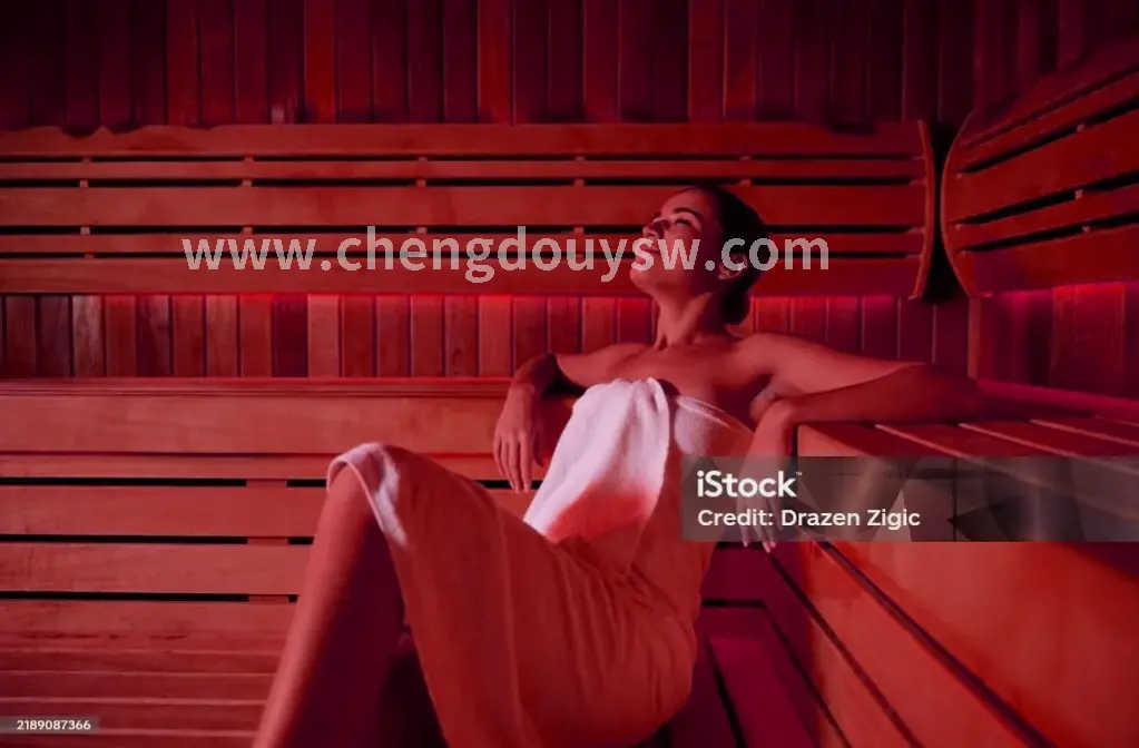 办公室白领肩颈按摩