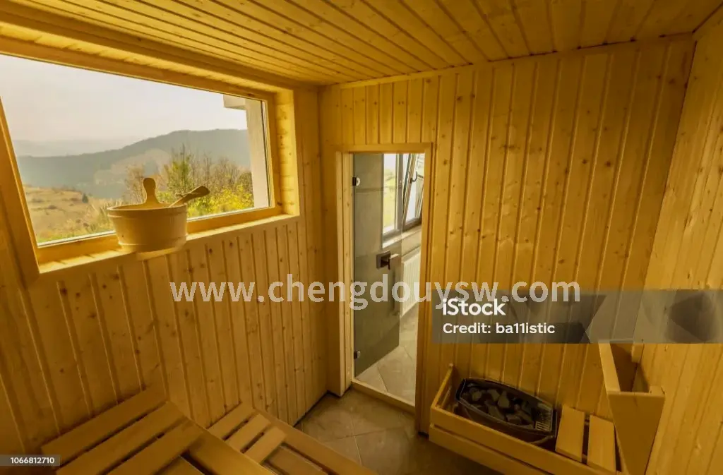 成都推拿师傅为顾客按摩