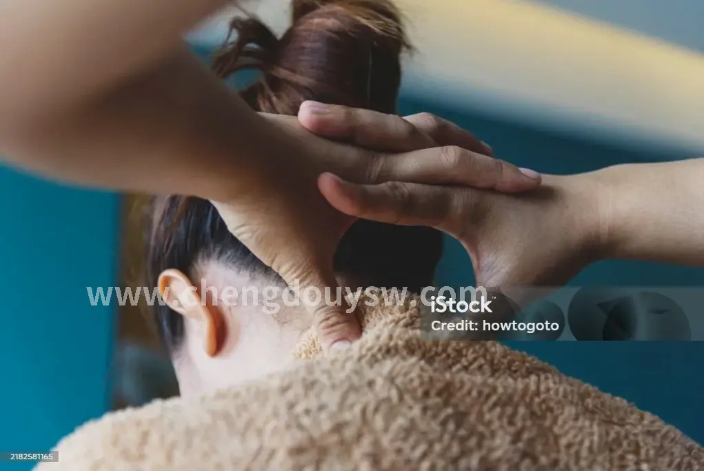 成都老街巷按摩场景